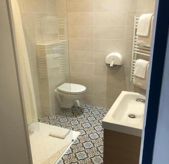 Номер Стандарт Трехместный, Hôtel De La Poste   Piriac Sur Mer