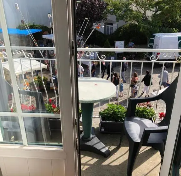 バルコニー付きスタンダードトリプルルーム, Hôtel De La Poste Piriac Sur Mer