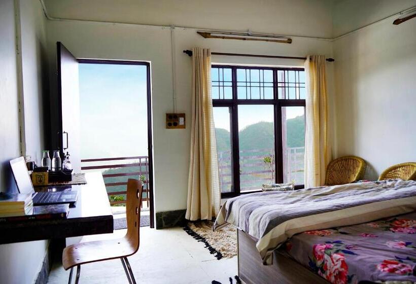 デラックスルーム, Kothli Hills