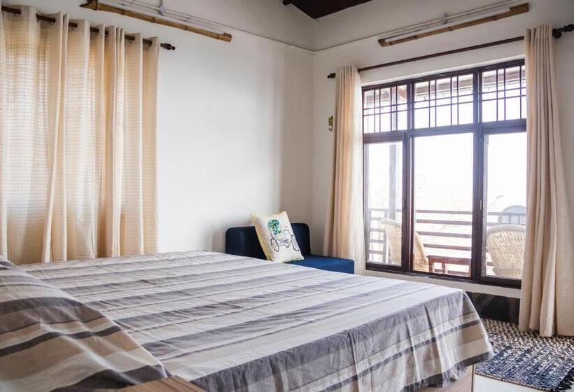 デラックスルーム, Kothli Hills