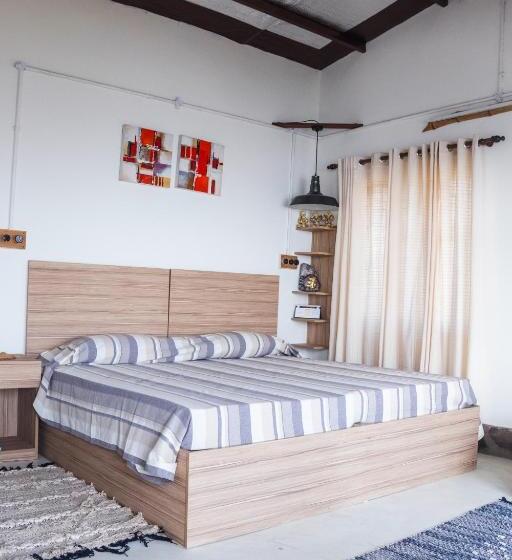 デラックスルーム, Kothli Hills