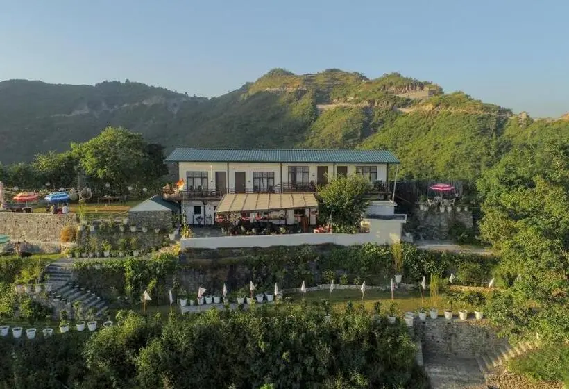 デラックスルーム, Kothli Hills