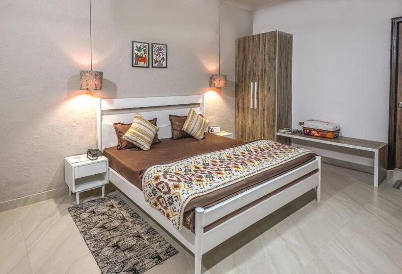 キングサイズベッドのスタンダードルーム, Kothli Hills