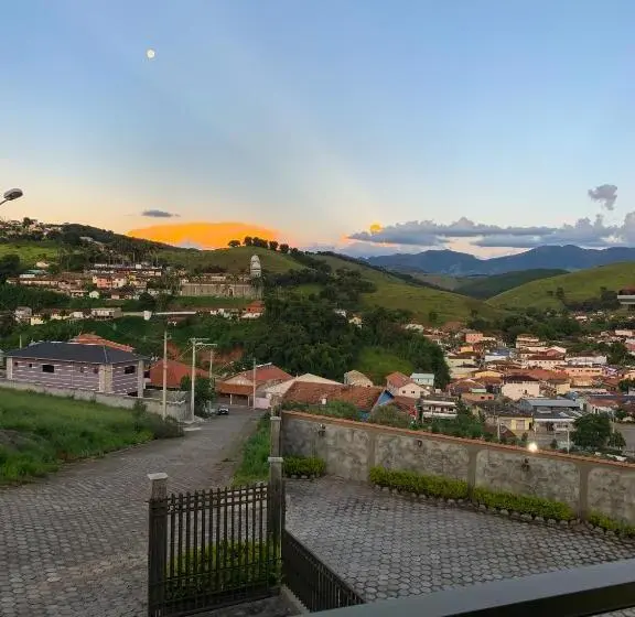 バルコニー付きスタンダードトリプルルーム, Pousada Montanhas Das Gerais