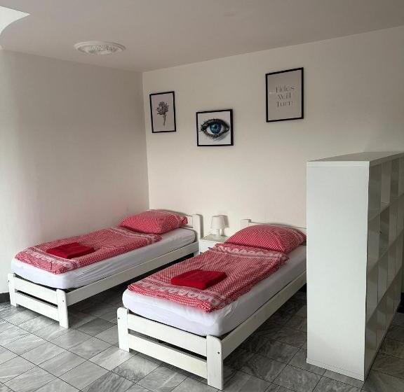 غرفة قياسية رباعية, Penzion Pod Lesem