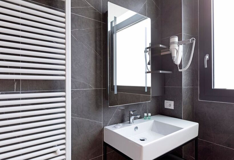 חדר סטנדרט לשלושה, B&B Brescia