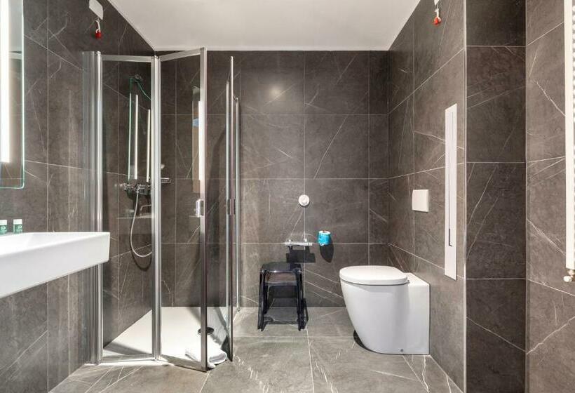 חדר סטנדרט מותאם לאדם עם מוגבלויות, B&B Brescia