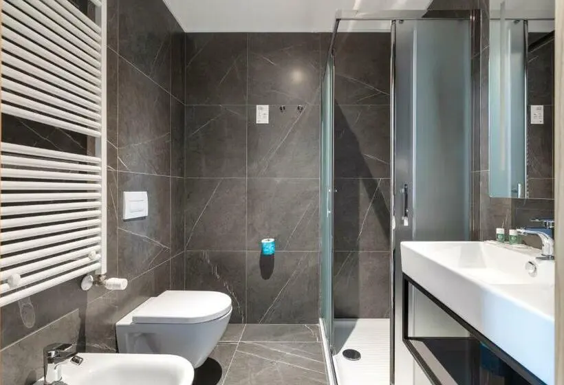 اتاق سوپریور سه تخته, B&B Hotel Brescia