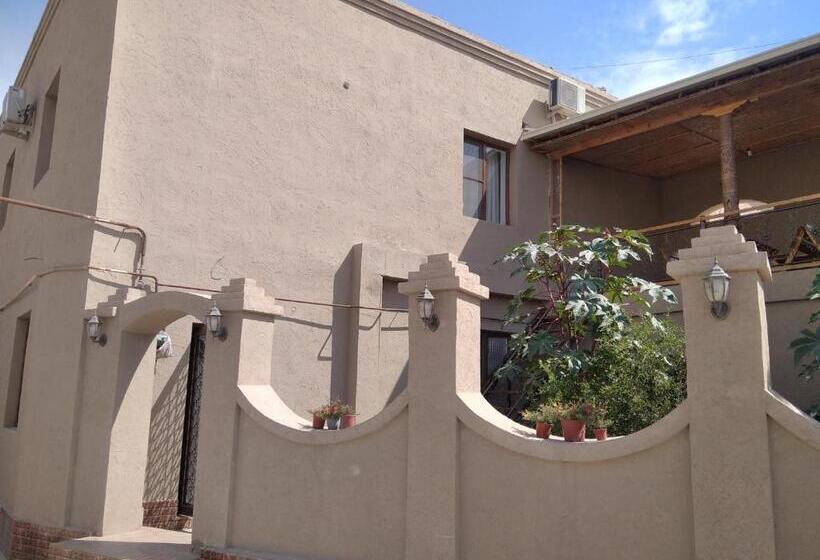 スタンダードシティビュールーム, Guest House Art Postindoz