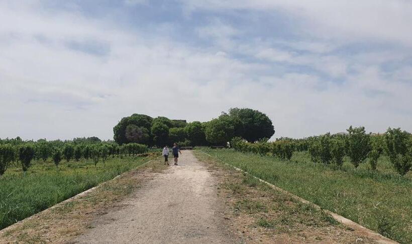 スタンダードシティビュールーム, Guest House Art Postindoz