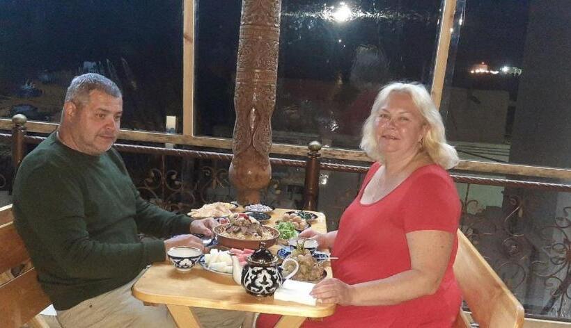 スタンダードシティビュールーム, Guest House Art Postindoz