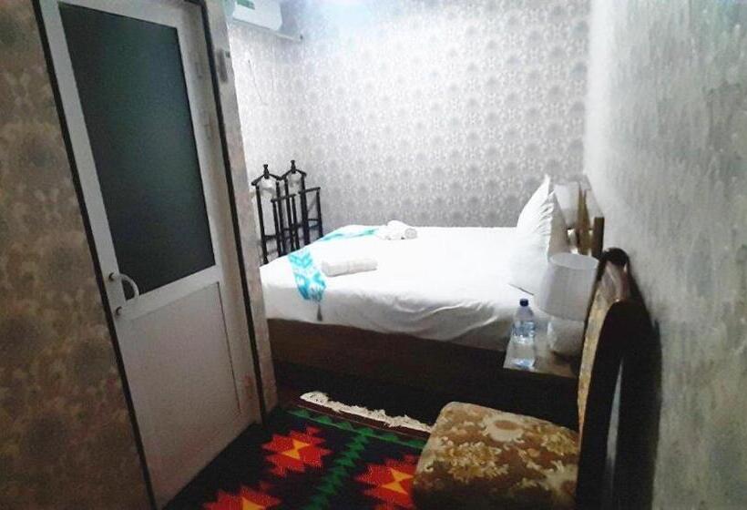 スタンダードシティビュールーム, Guest House Art Postindoz