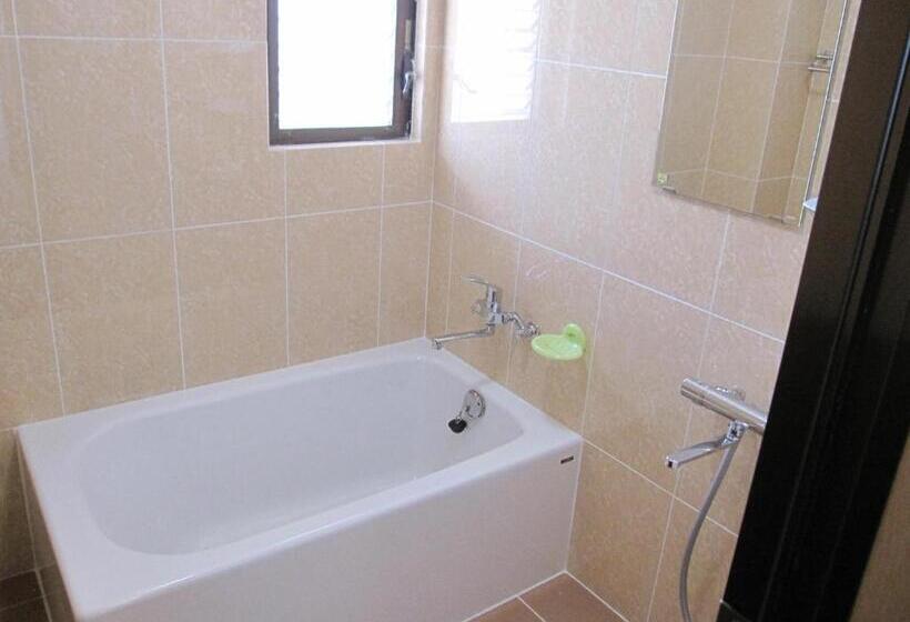 Standard Neljän Hengen Huone, ホテル ハイビスヤブ