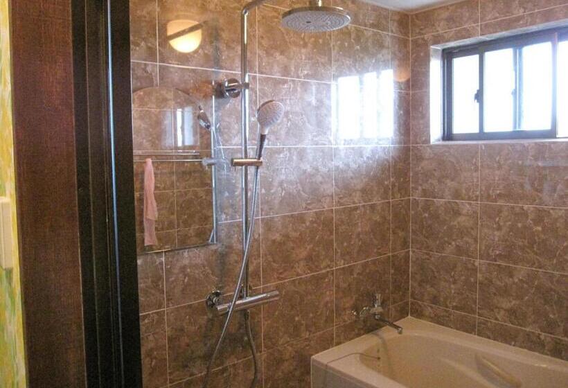 Deluxe-perhehuone, ホテル ハイビスヤブ