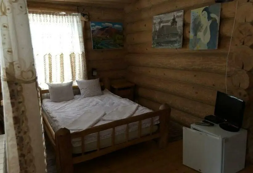 スタンダードトリプルルーム, будинок художника шипіт