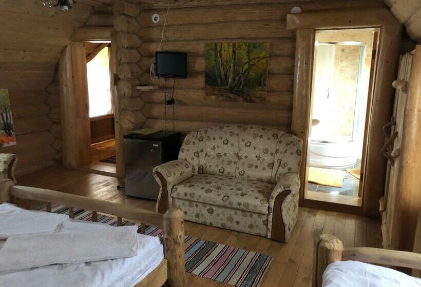 Четырехместный Номер Стандарт, будинок художника шипіт