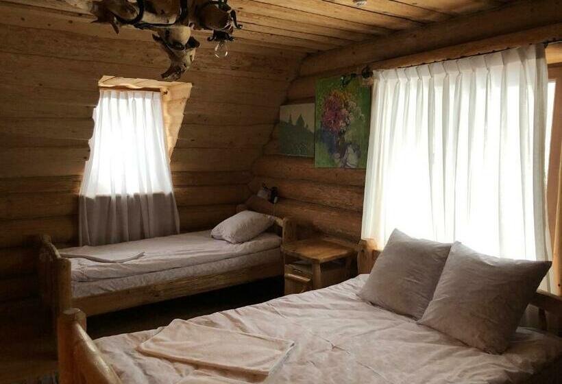 Четырехместный Номер Стандарт, будинок художника шипіт