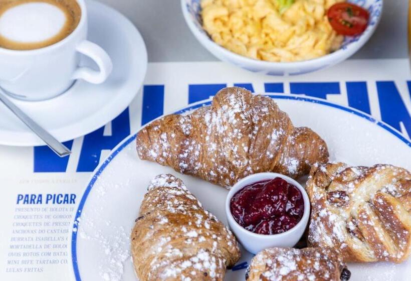 اتاق ساده با بالکن, Chic & Basic Gravity