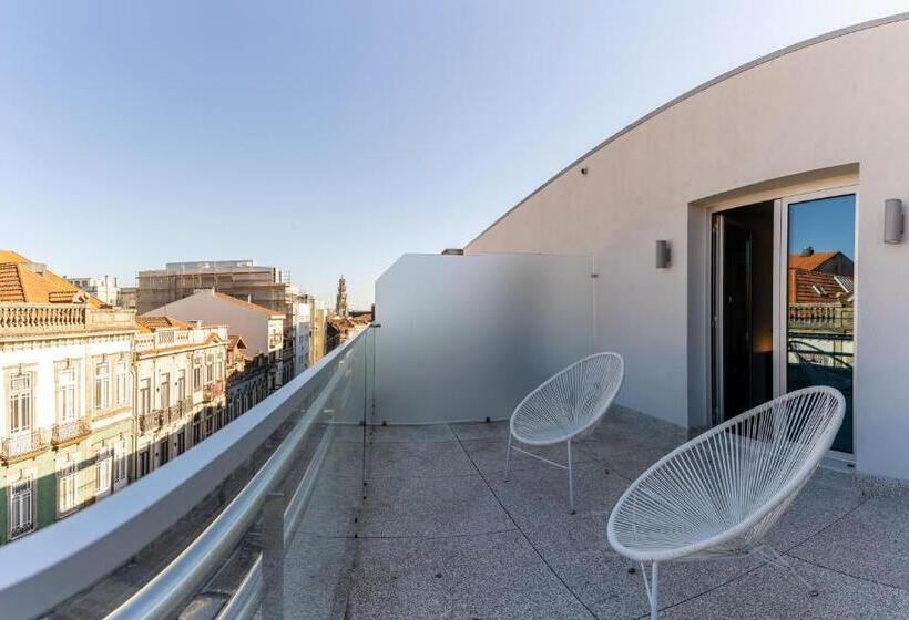 اتاق لوکس با چشمانداز شهر, Chic & Basic Gravity