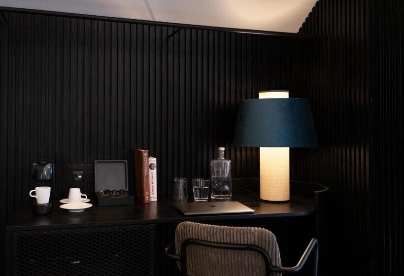 مجموعه ویستا شهر, Chic & Basic Gravity