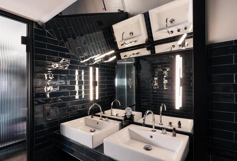 مجموعه ویستا شهر, Chic & Basic Gravity