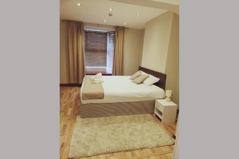 مجموعه ویستا شهر, Chic & Basic Gravity