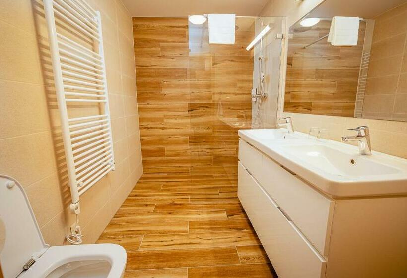 1 Szobás Apartman, Garni Hotel Dock Bratislava