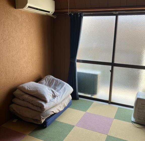 Quarto Economy, 尾道ゲストハウス シータ村