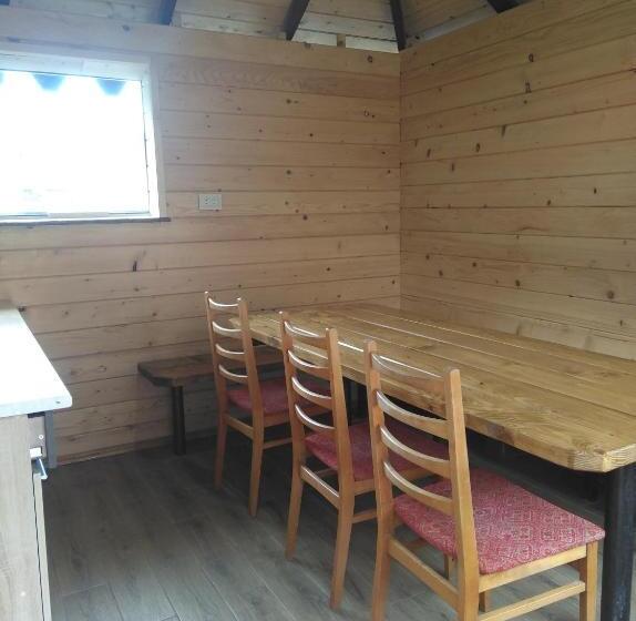 1 Bedroom Apartment with Views, нота карпат