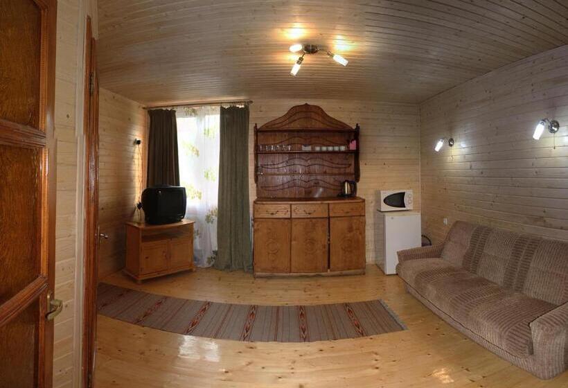 اتاق سوپریور سه تخته, під каштаном