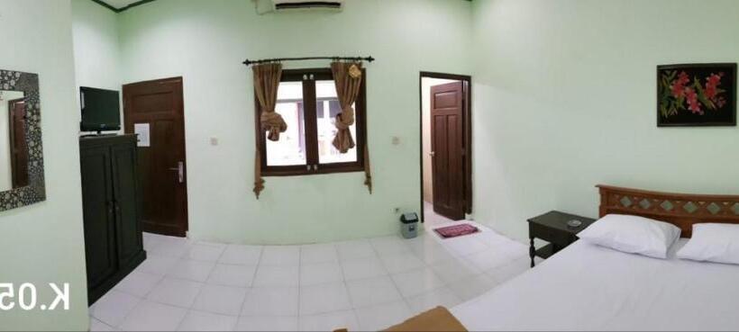 Номер Deluxe, Embe Pitoe Syariah Gejayan Mitra Reddoorz