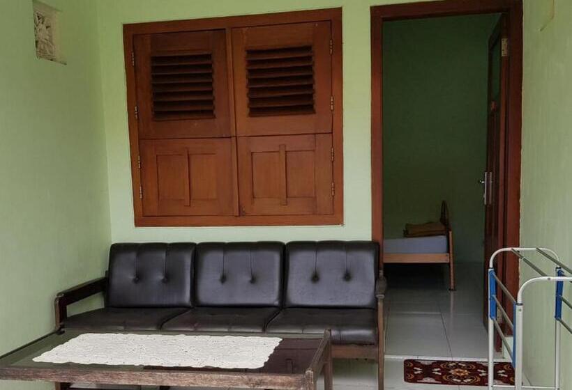 Номер Deluxe, Embe Pitoe Syariah Gejayan Mitra Reddoorz
