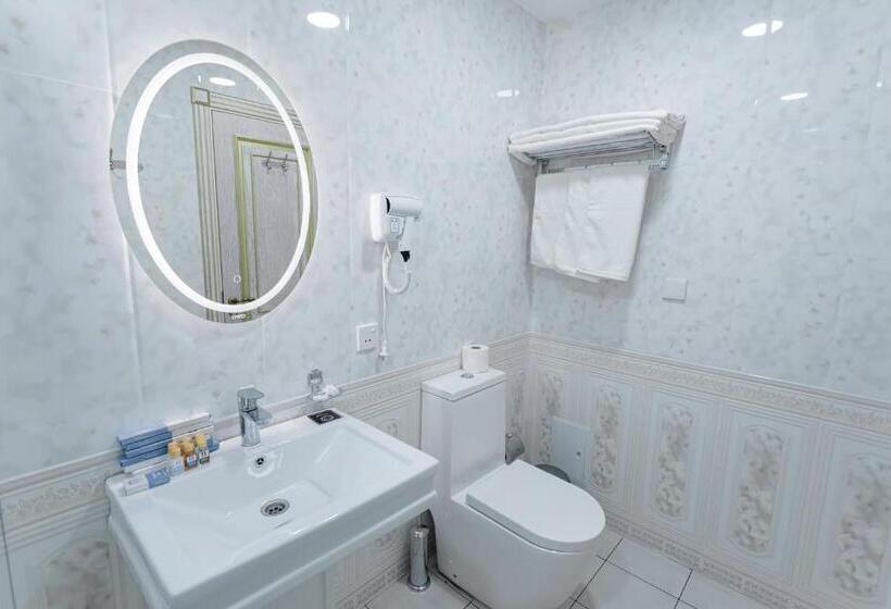 חדר סטנדרט לשלושה, Royal Hotel Samarkand