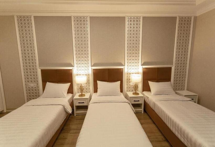 חדר סטנדרט לשלושה, Royal Hotel Samarkand