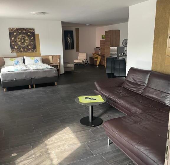 Люкс 2 Спальни, Landhotel Müller Im Donautal