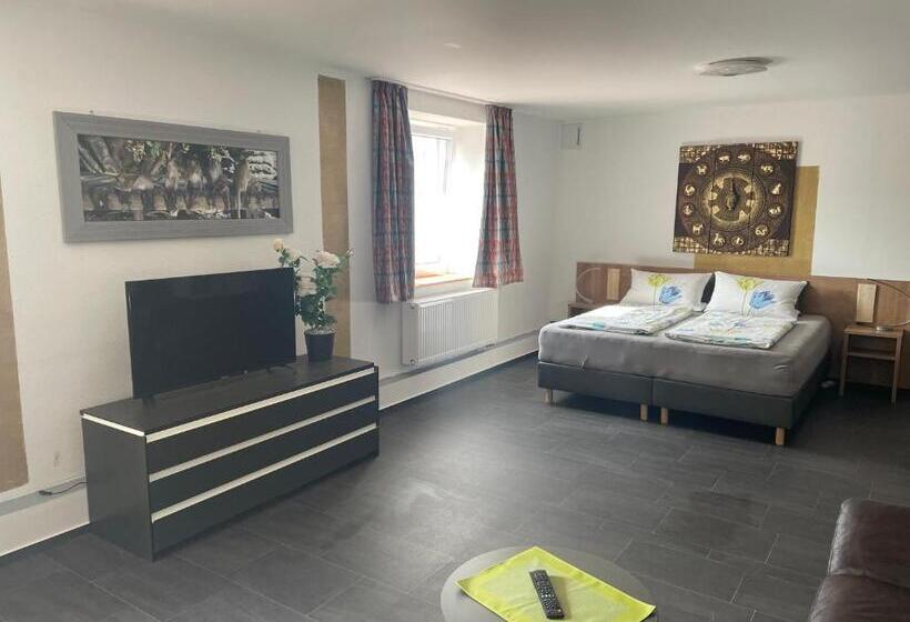 Люкс 2 Спальни, Landhotel Müller Im Donautal