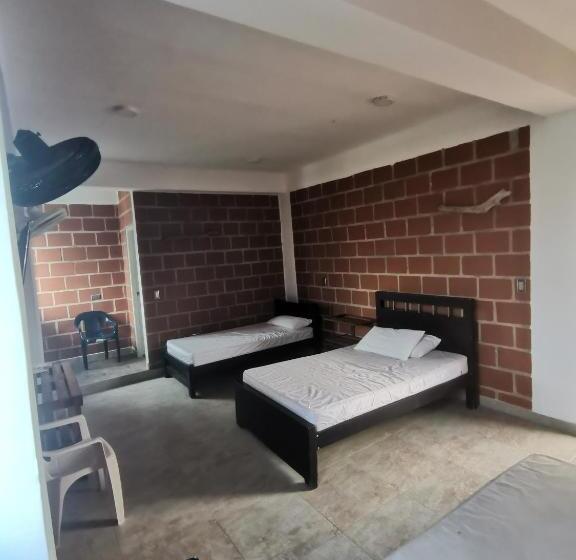 Семейный Номер, Obega Pacific