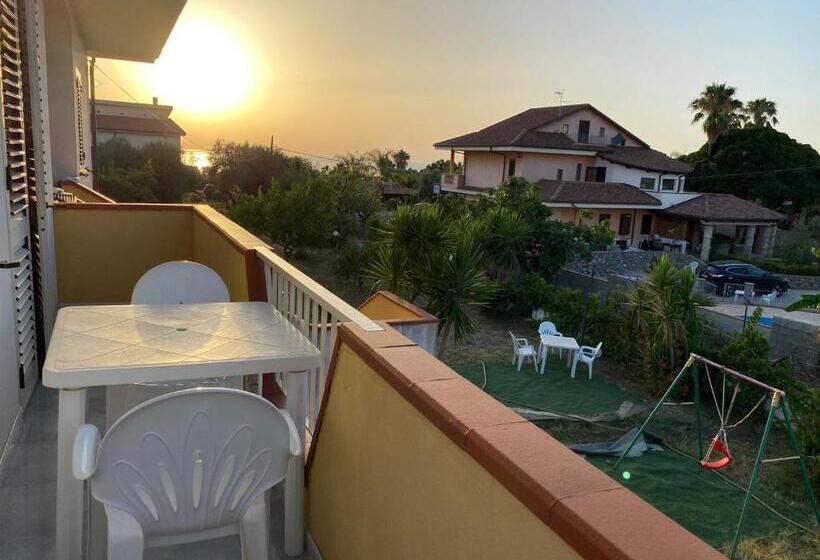 شقة غرفة واحدة, La Notte   Capo Vaticano