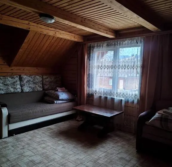 スタンダード４人部屋, садиба гуцульський двір