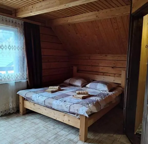 スタンダード４人部屋, садиба гуцульський двір