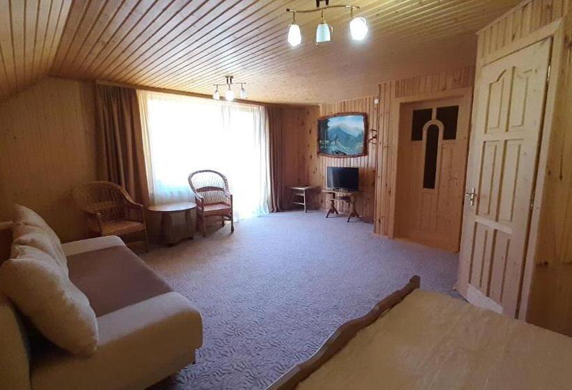 سوئیت جونیور خانوادگی, садиба чорногора