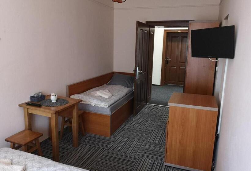 スタンダードトリプルルーム, Penzion Klášterský Mlýn