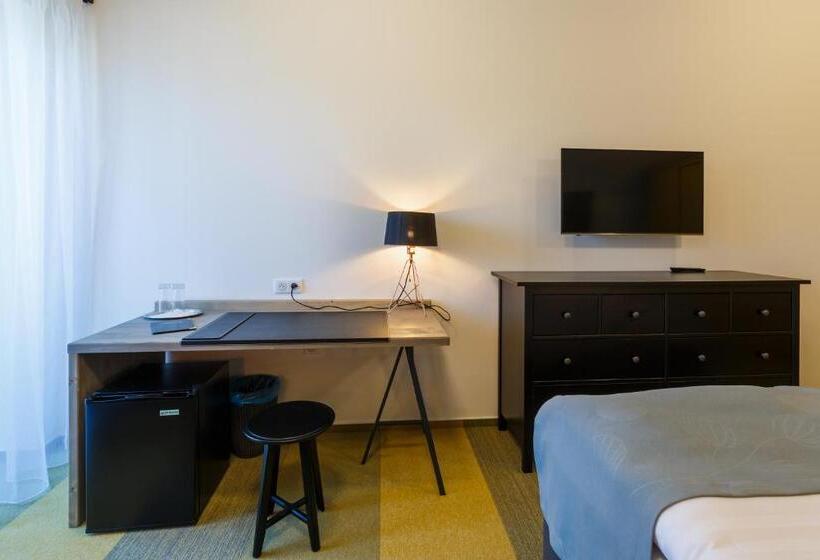 חדר סטנדרט עם מרפסת, Restaurace A Penzion Pod Lipami Metylovice