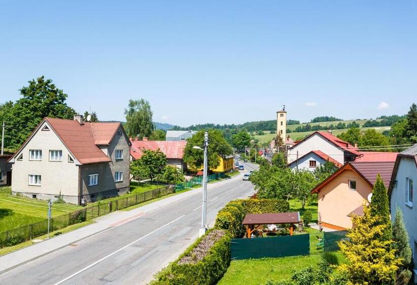 חדר סטנדרט עם מרפסת, Restaurace A Penzion Pod Lipami Metylovice