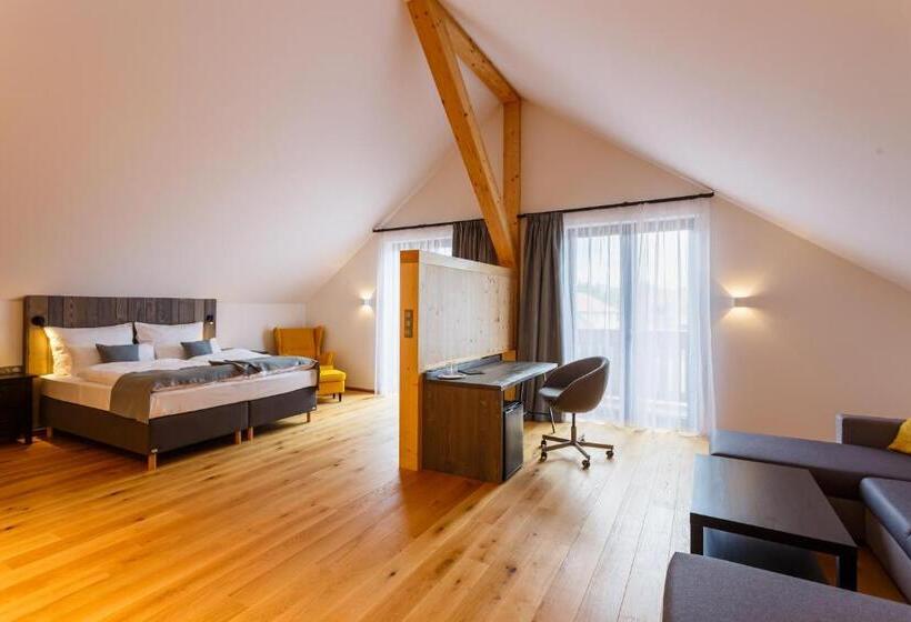 חדר דלוקס לשלושה, Restaurace A Penzion Pod Lipami Metylovice