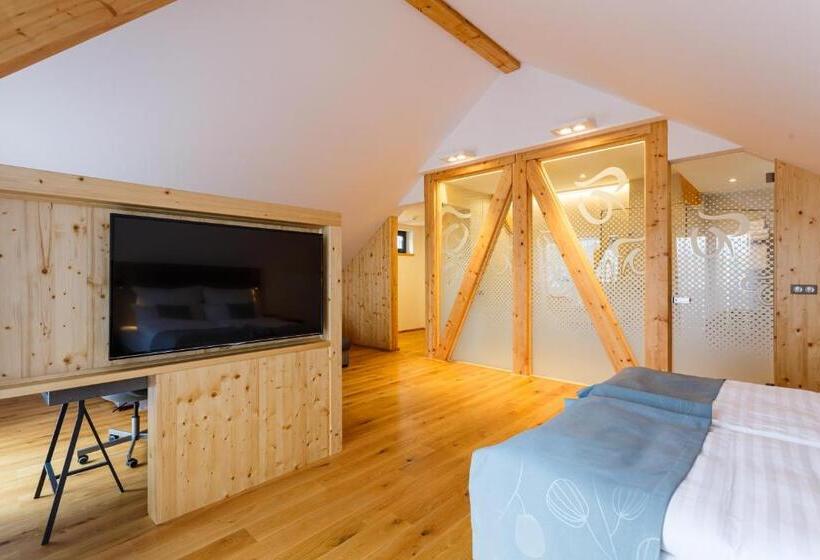 חדר דלוקס לשלושה, Restaurace A Penzion Pod Lipami Metylovice