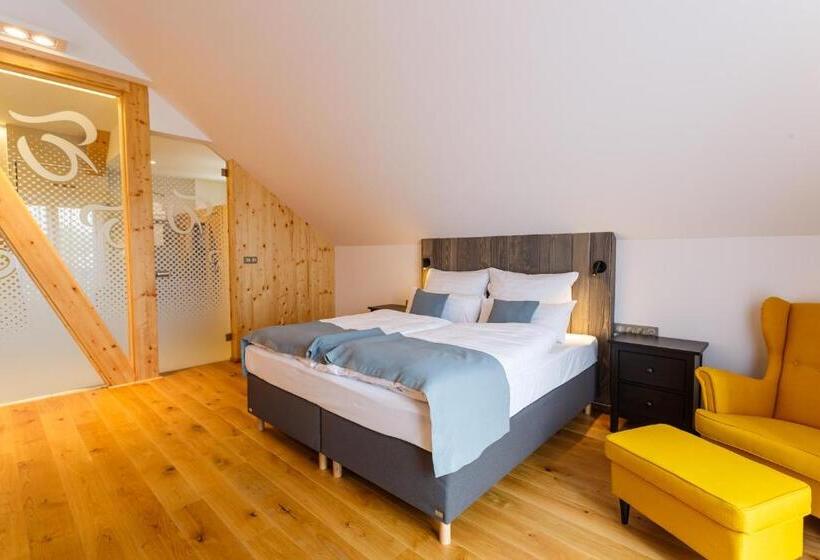 חדר דלוקס לשלושה, Restaurace A Penzion Pod Lipami Metylovice