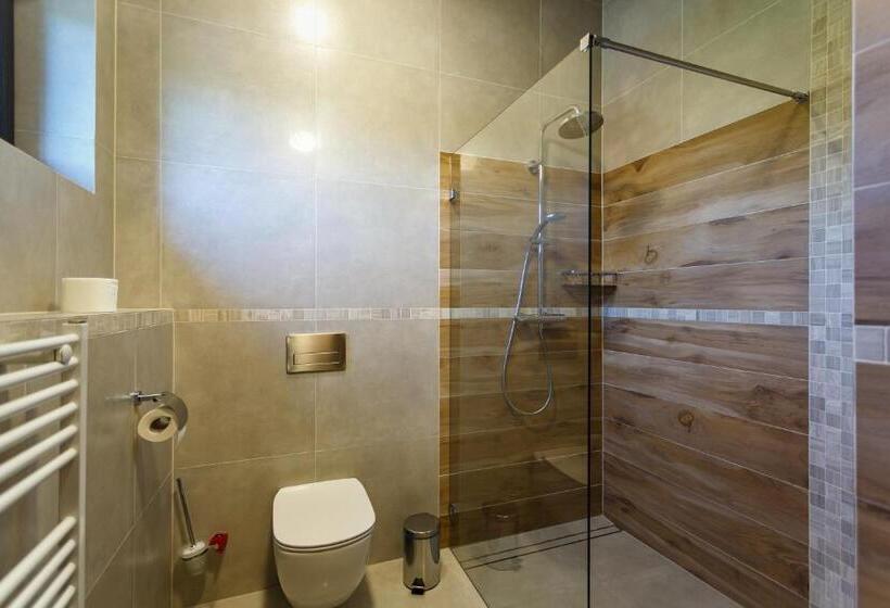 带阳台标准四人间, Restaurace A Penzion Pod Lipami Metylovice