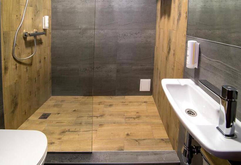 اتاق استاندارد با بالکن, байків