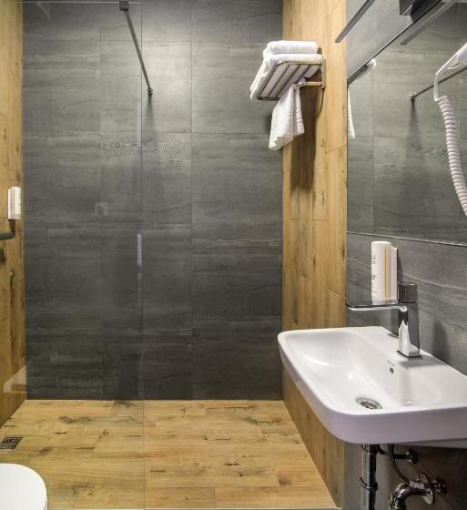 اتاق اکونومی, байків